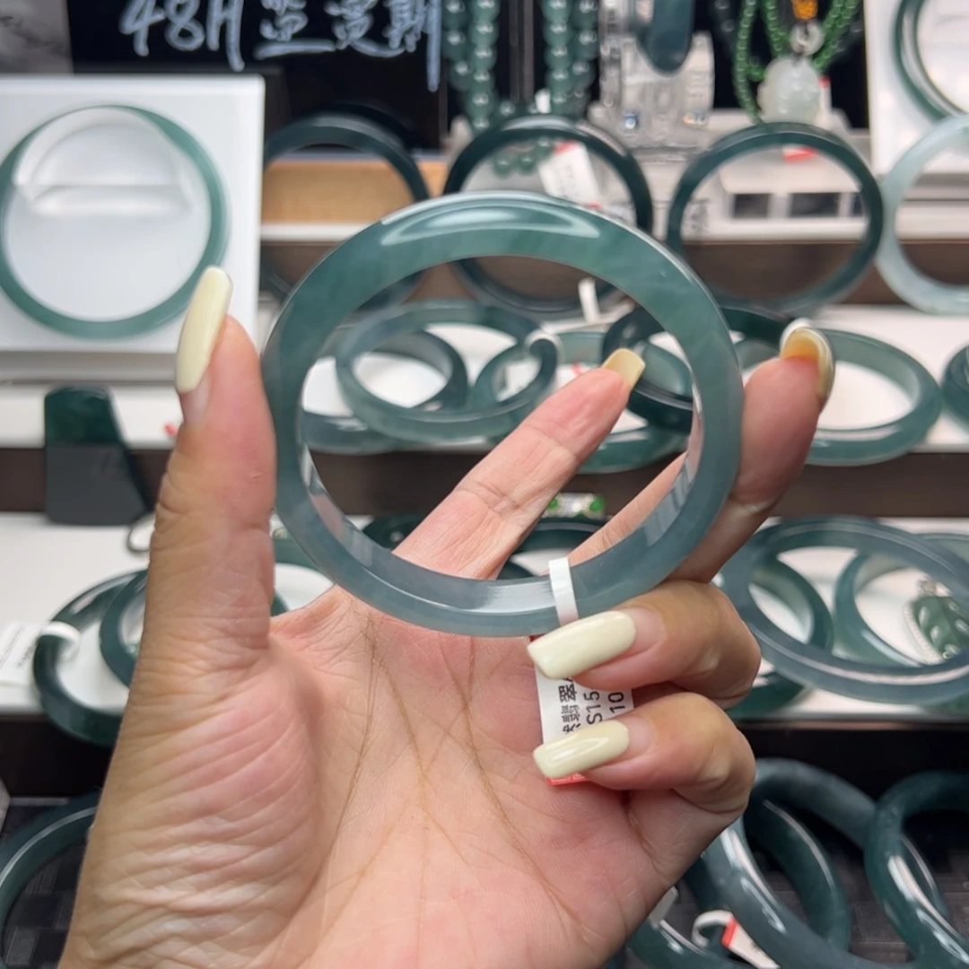 翡翠手镯未镶嵌心**了翡翠（福利款不退不换）
