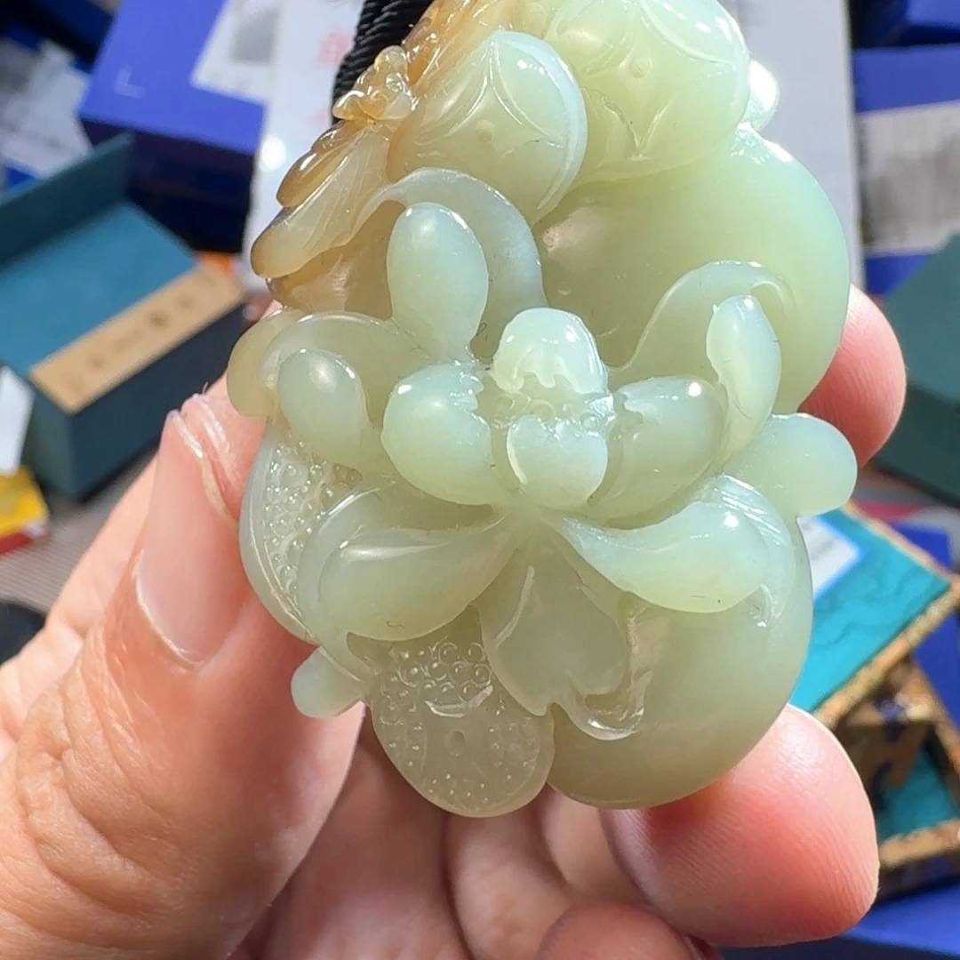 和田玉（糖玉）未镶嵌颈饰