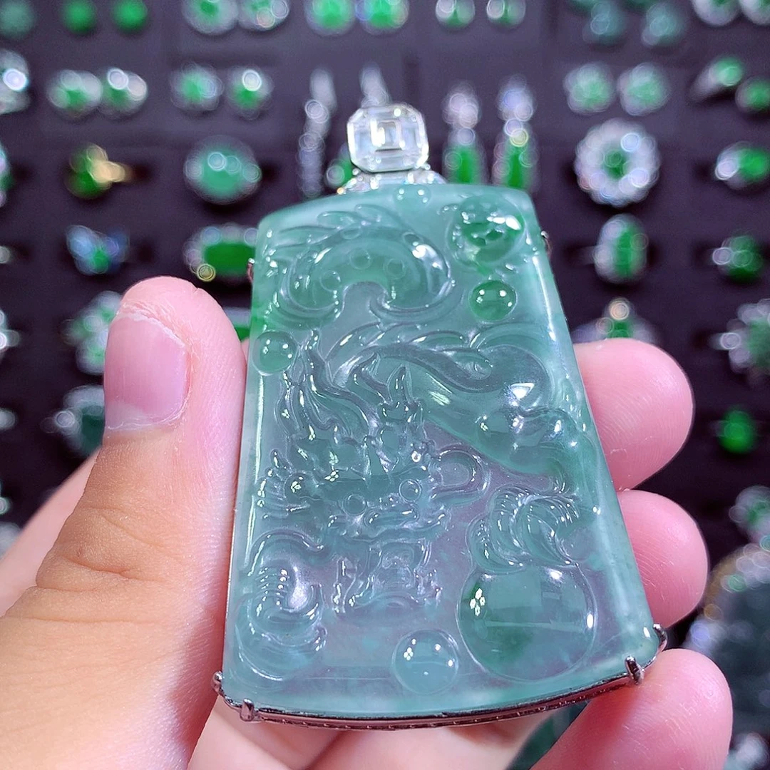 颈饰未镶嵌翡翠天然