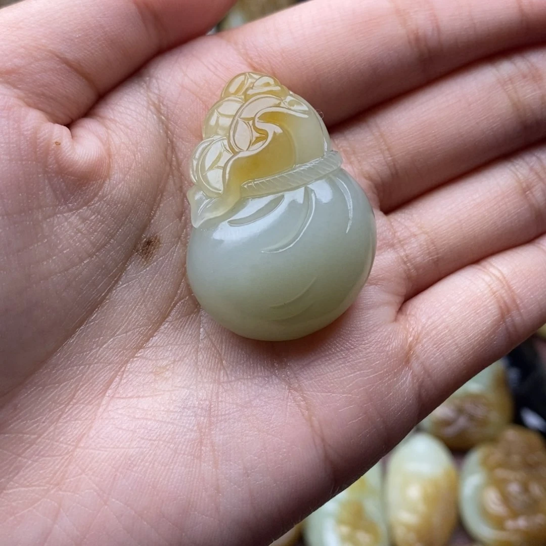 项链未镶嵌和田玉（糖玉）