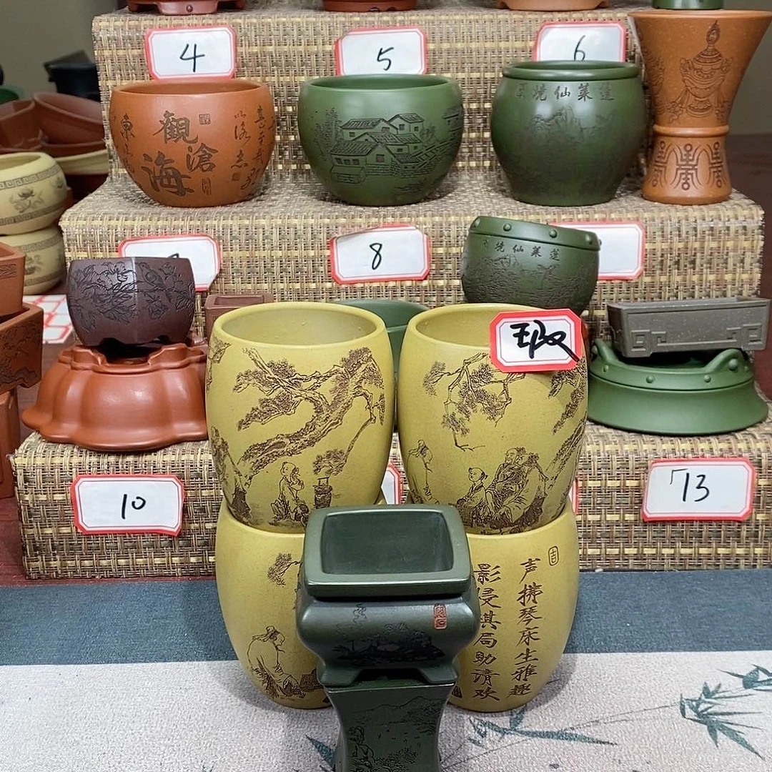 紫砂花盆容*忘我在外面吃饭