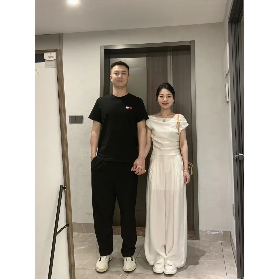 2025春夏新款法式不规则设计感斜肩短袖T恤高腰阔腿休闲裤两件套