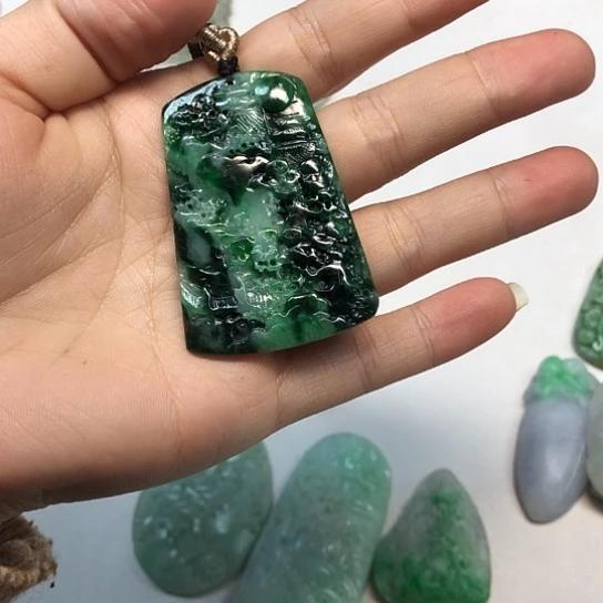 热****定制翡翠未镶嵌翡翠