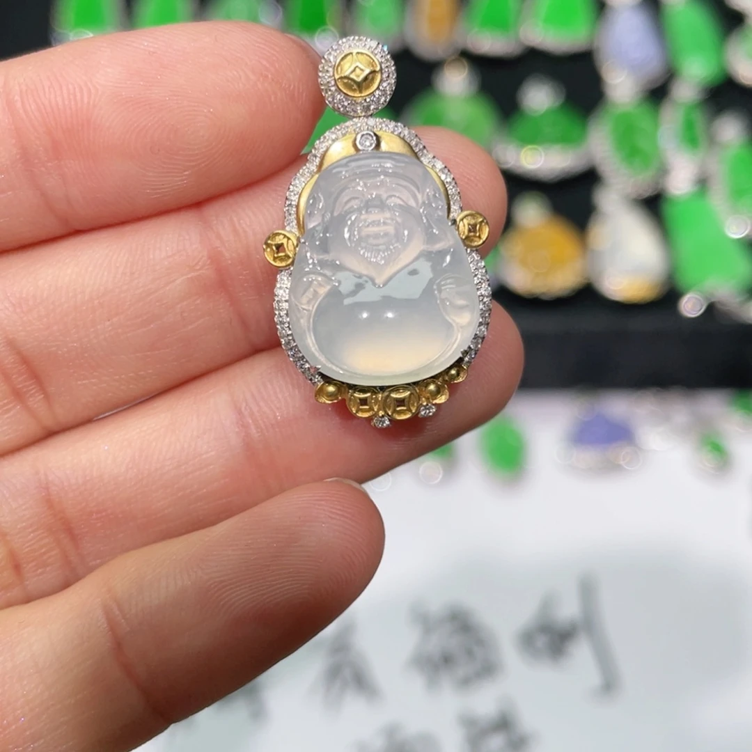 翡翠18K金镶嵌颈饰翡翠