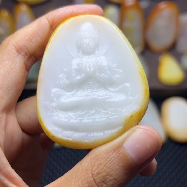 颈饰未镶嵌和田玉