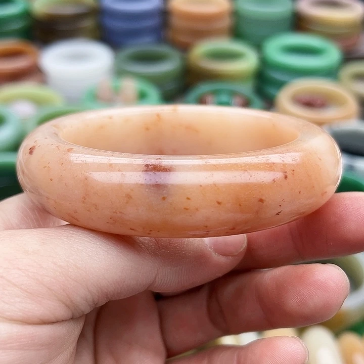 未镶嵌手镯（圆镯）石英质玉