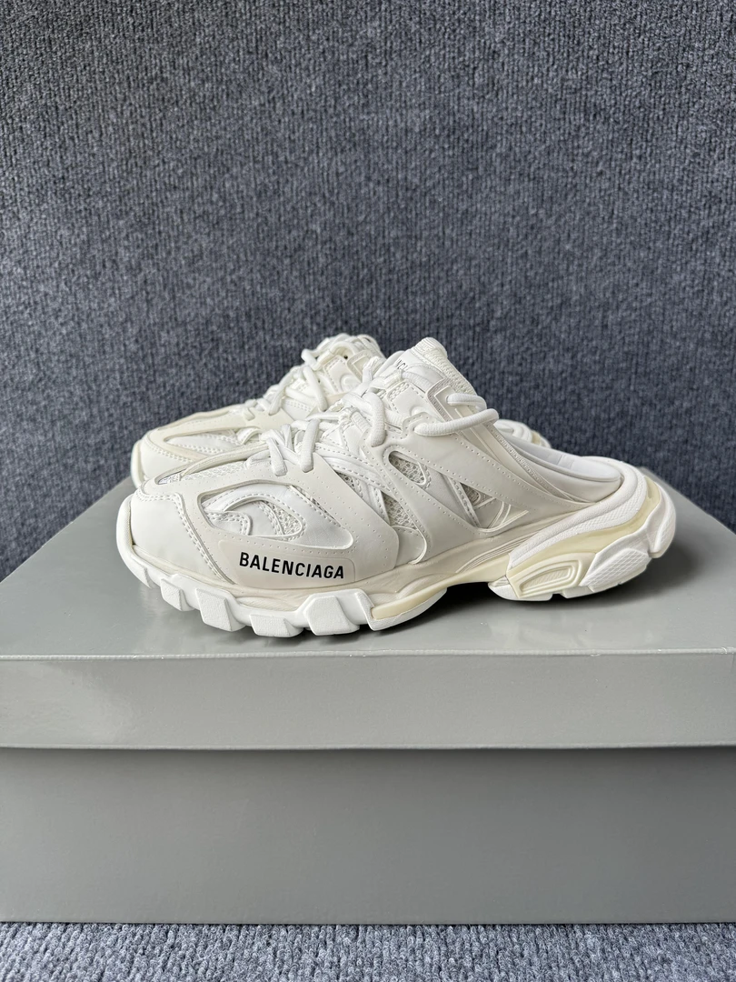 99新 Balenciaga/巴黎世家 37码 track 穆勒拖鞋 纯白 原盒