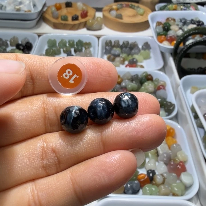 和田玉未镶嵌珠宝奇石