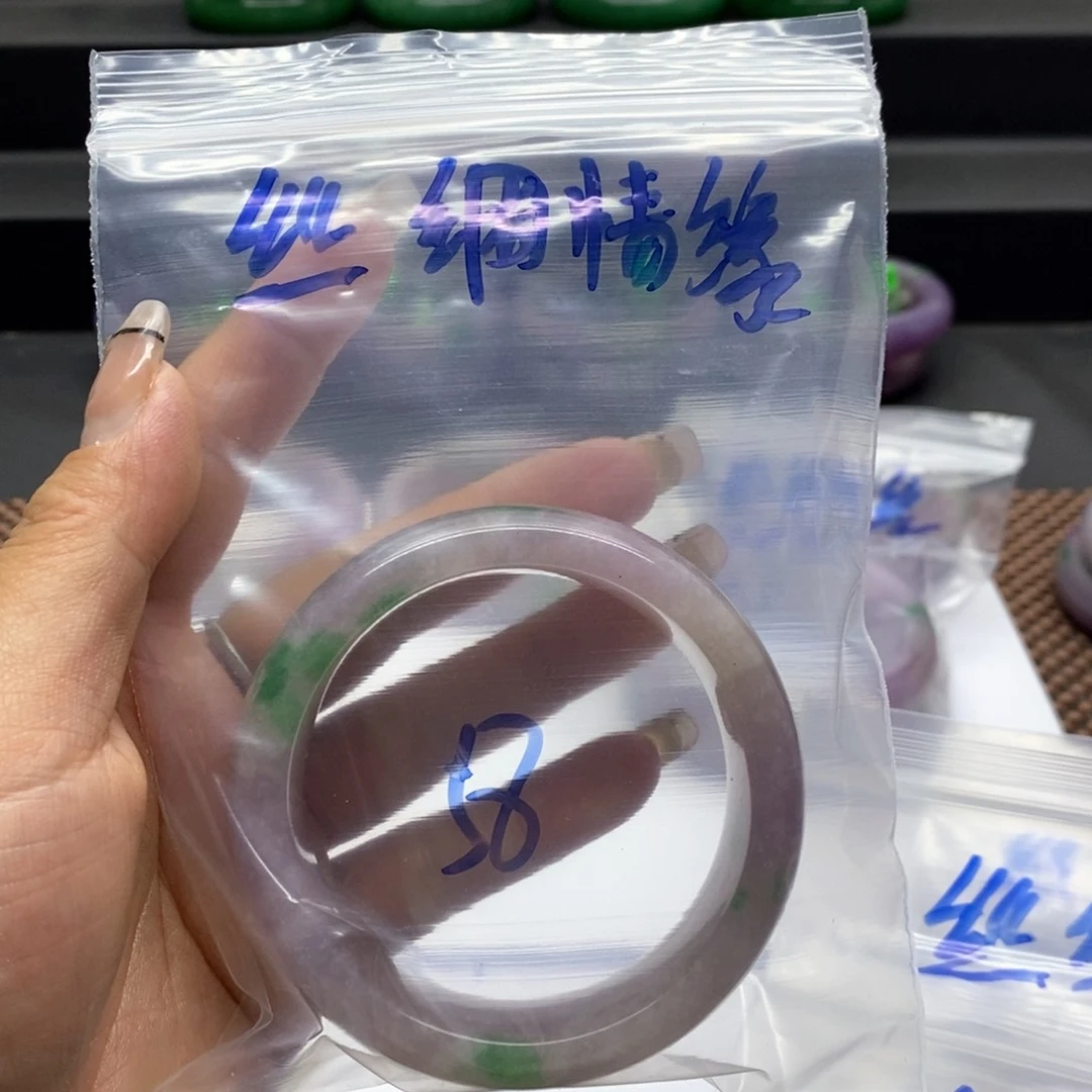 未镶嵌石英质玉珠宝奇石