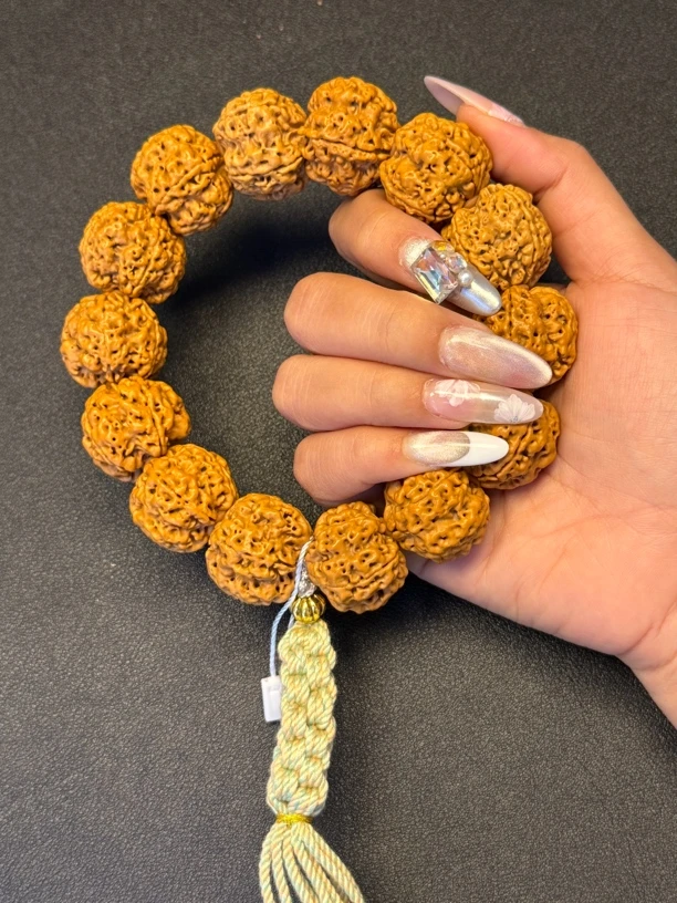 大尺寸精品毕业蜂王（爆肉）