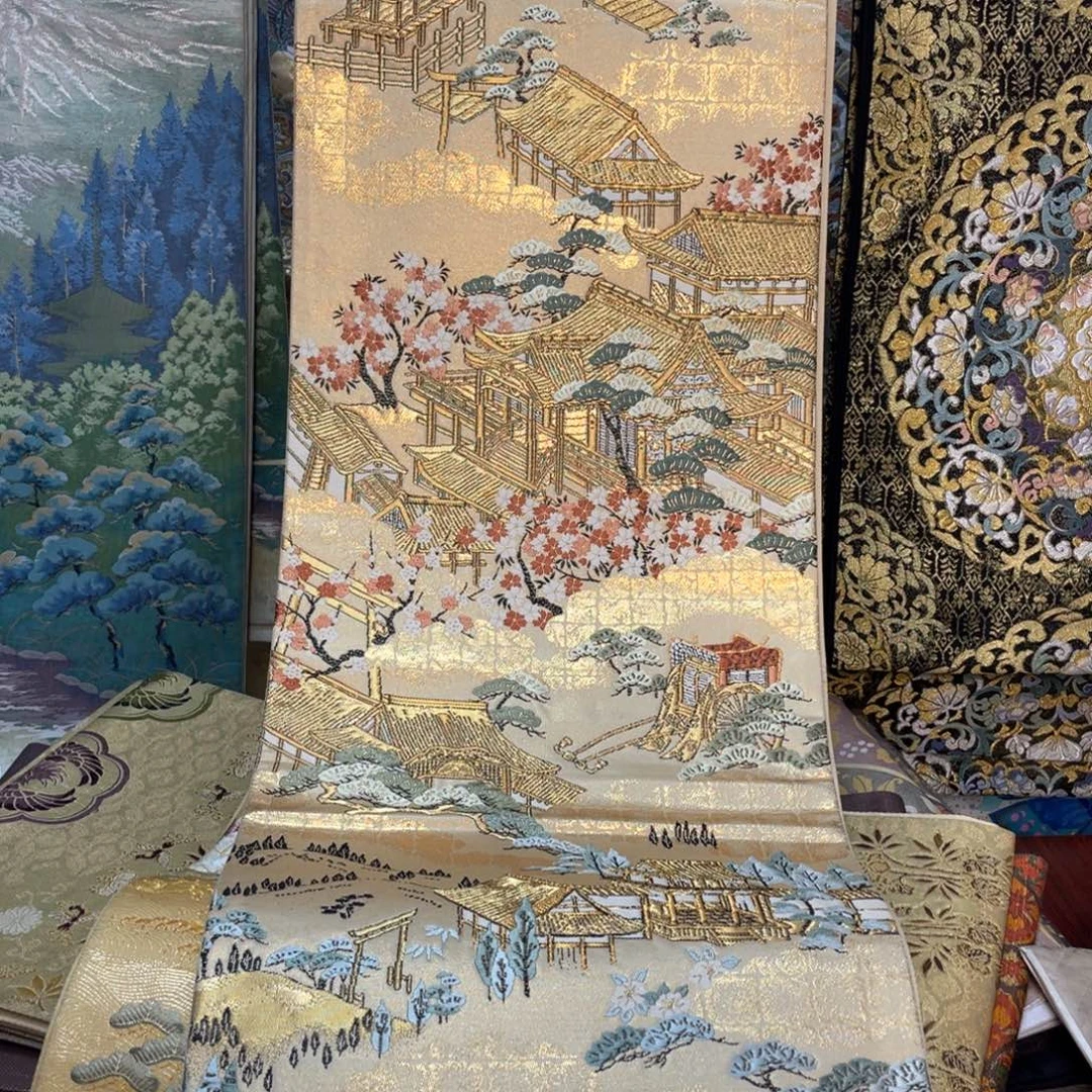 织绣织锦等多种工艺