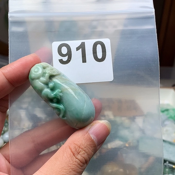 翡翠颈饰未镶嵌齐**圣翡翠