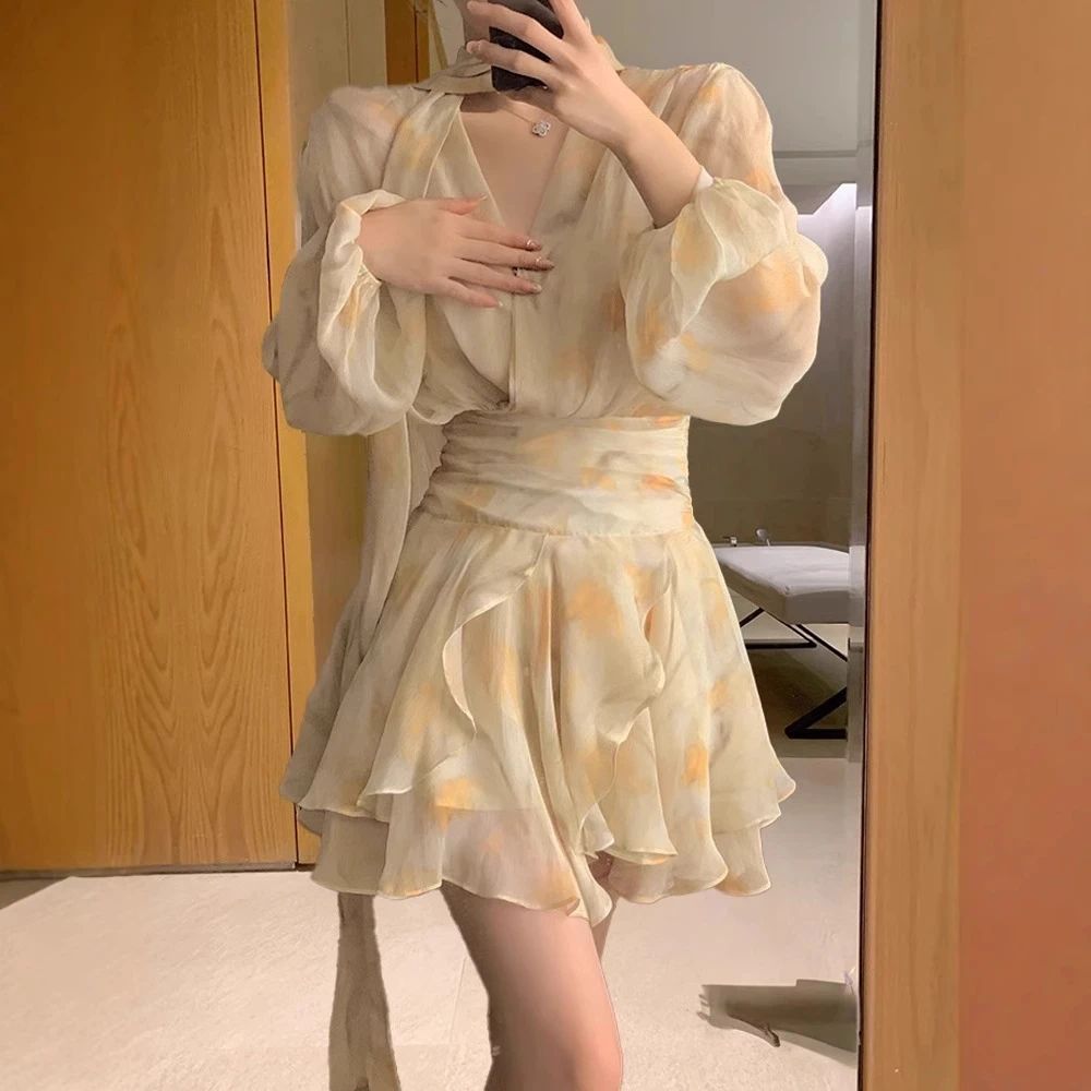 法式碎花v领泡泡袖雪纺连衣裙女2025春季新款收腰不规则飘带短裙