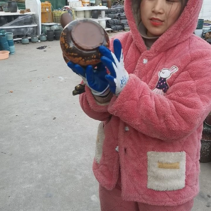 红陶瑕疵一个盆子。。。