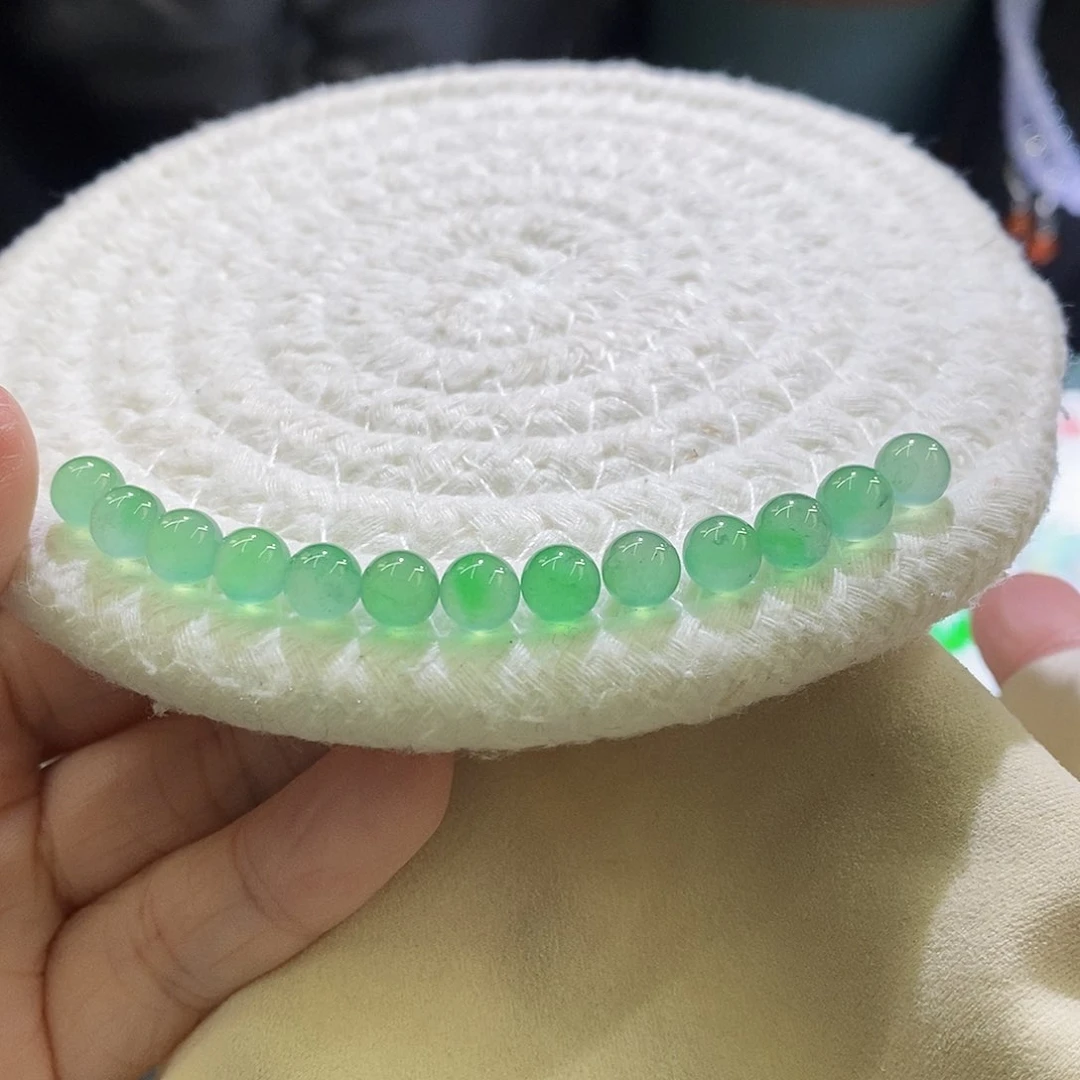 未镶嵌挂件翡翠单圈