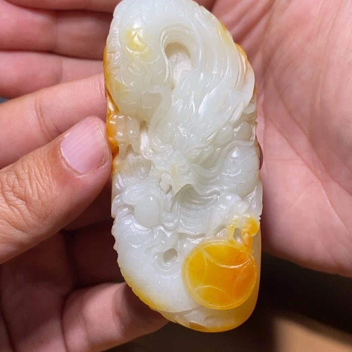 健***下和田玉未镶嵌颈饰