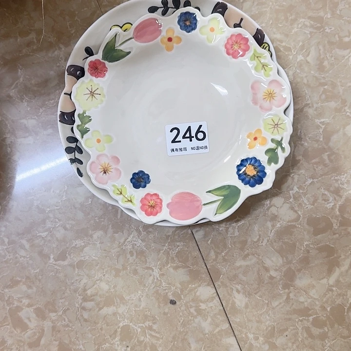 卖***妈新骨瓷陶瓷碗246两个盘子