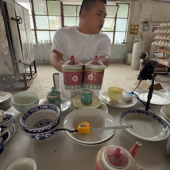 景德镇高温喜字对杯2个