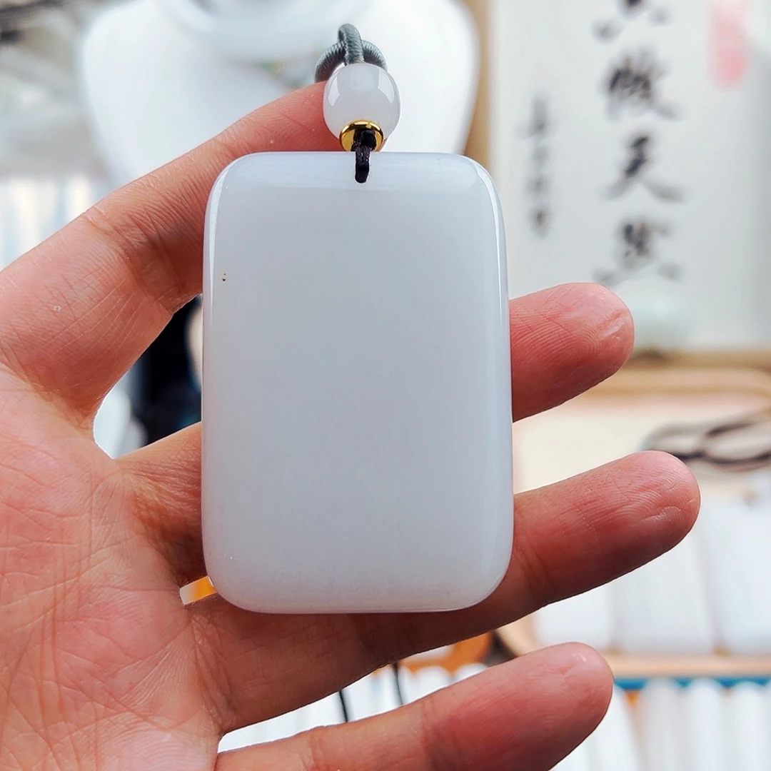 石英质玉颈饰未镶嵌瑞**配