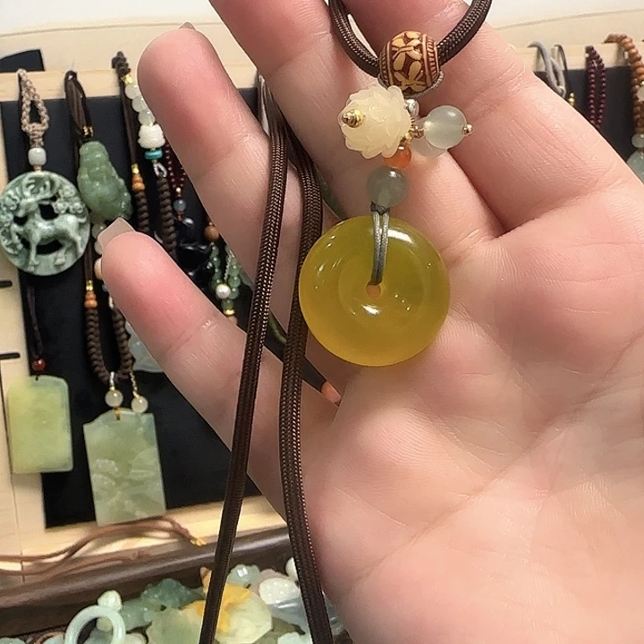 蛇纹石玉合金颈饰