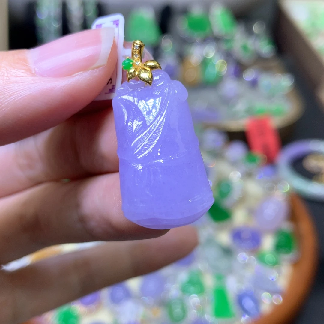 【闪购商品】翡翠颈饰18K金镶嵌翡翠吊坠项链