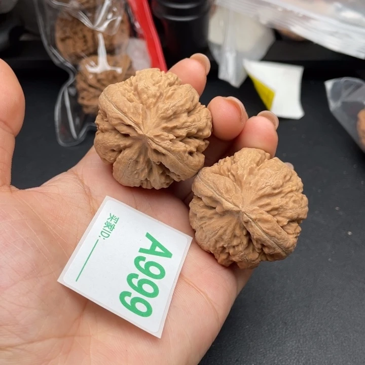 文玩核桃吊坠核桃