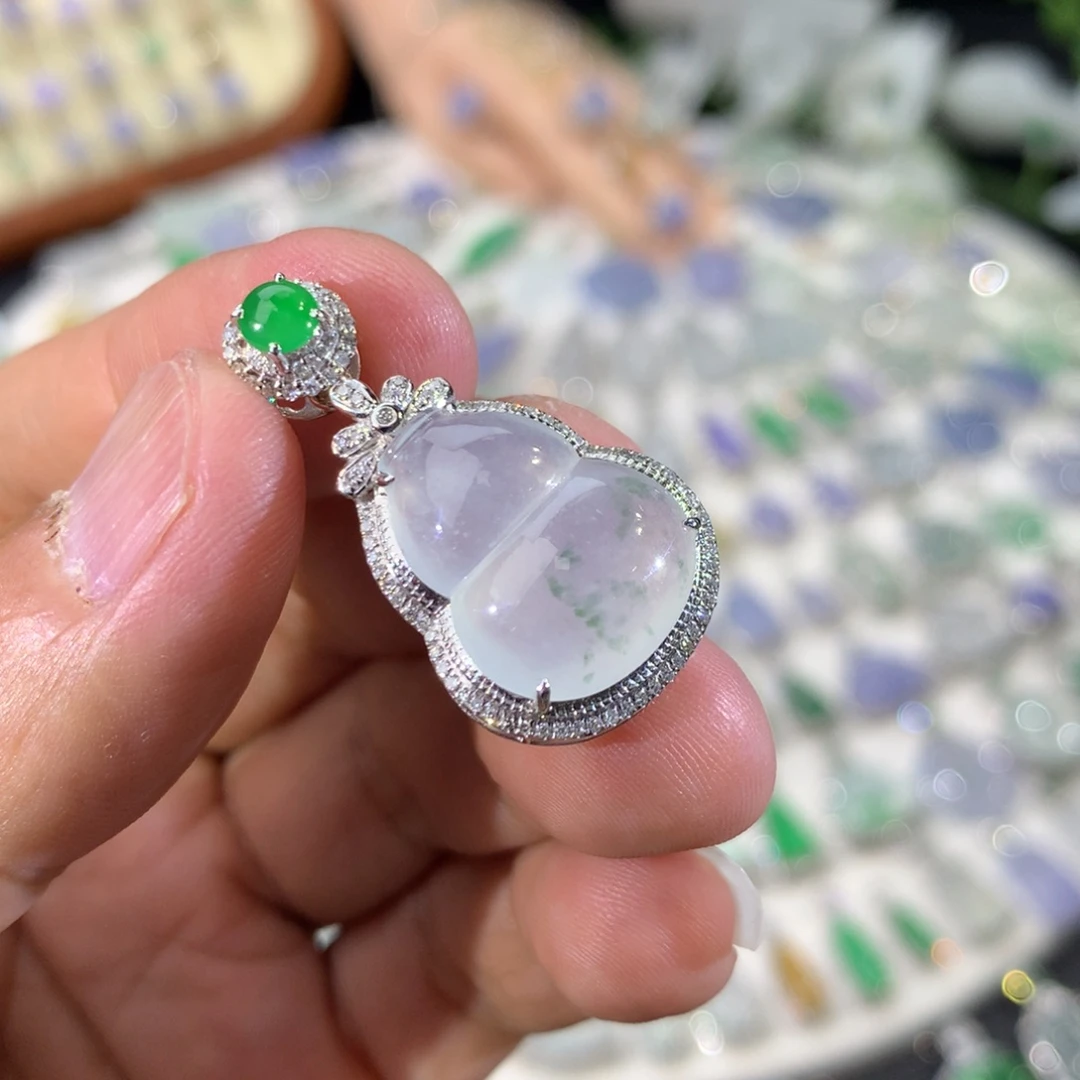 吊坠(不含链)18K金镶嵌翡翠