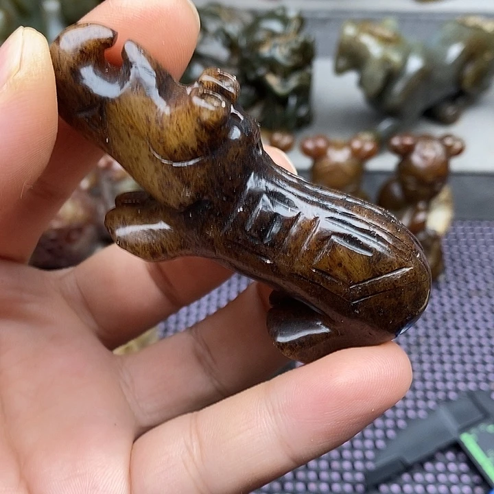 未镶嵌蛇纹石玉颈饰