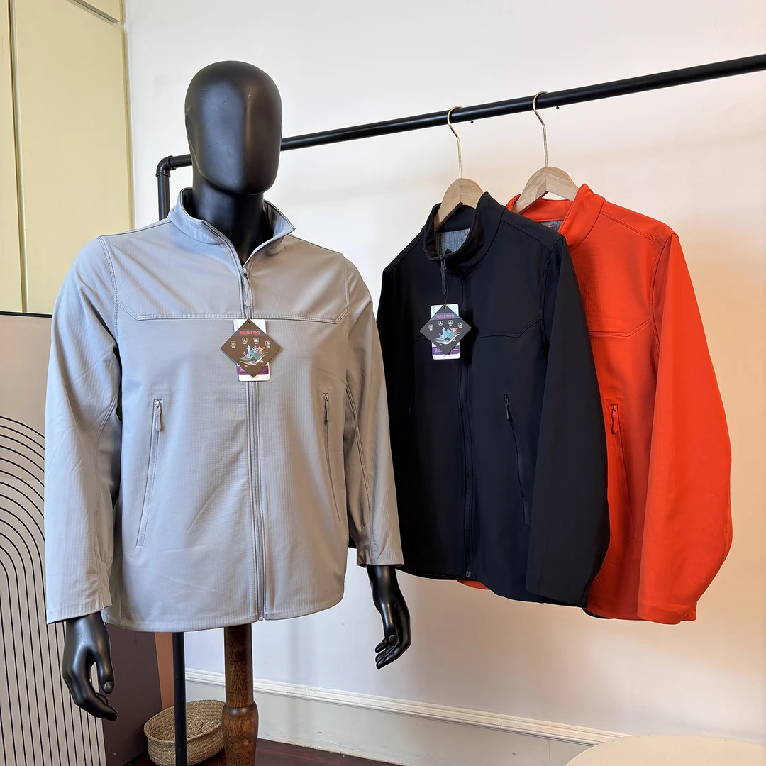 3D立裁 户外加绒男士秋冬保暖软壳衣防风弹力透气立领夹克外套