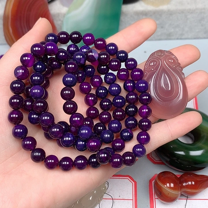 玛瑙/玉髓颈饰未镶嵌是*