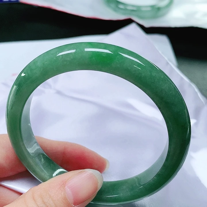 翡翠手镯（圆镯）未镶嵌