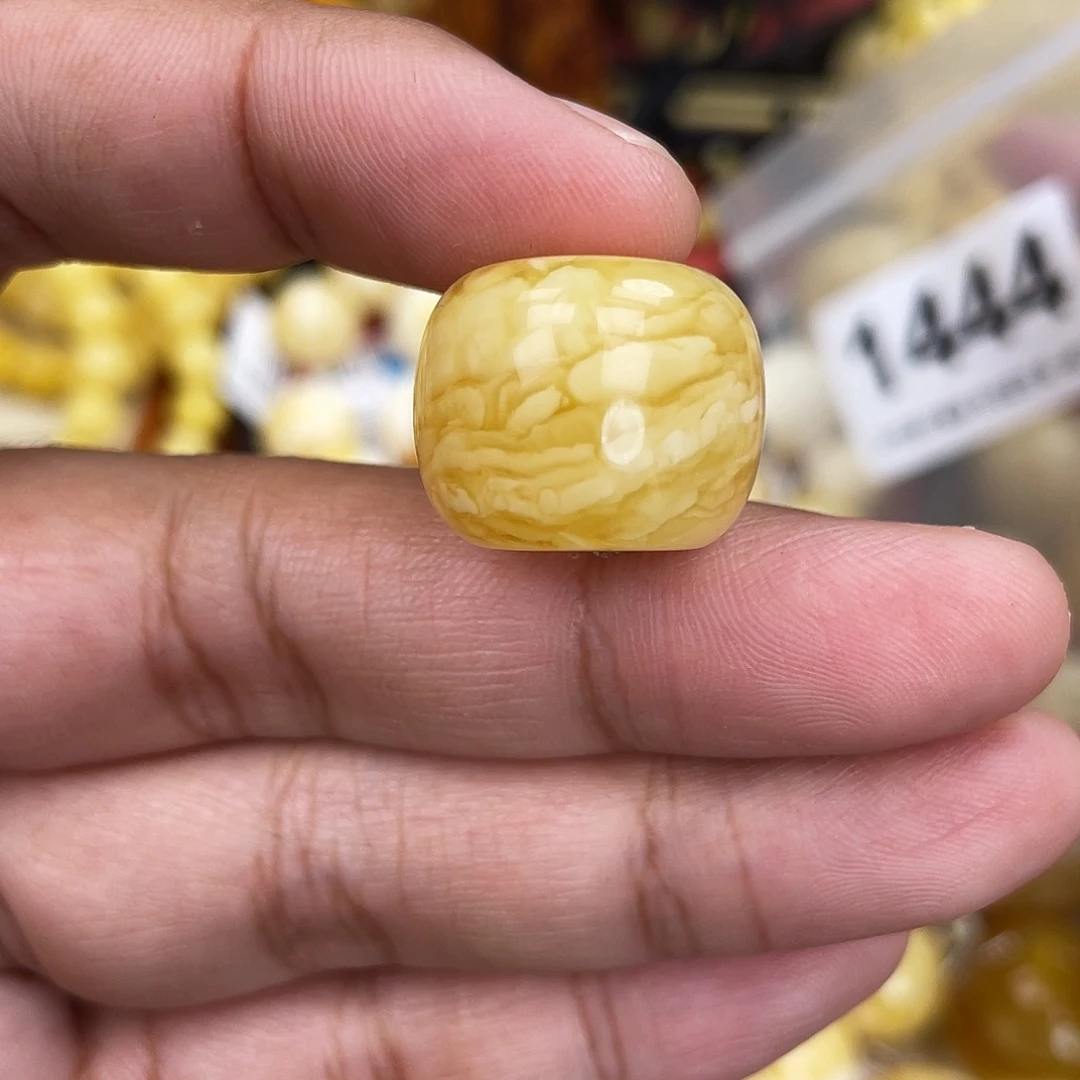 蜜蜡未镶嵌珠宝奇石小坑19.5