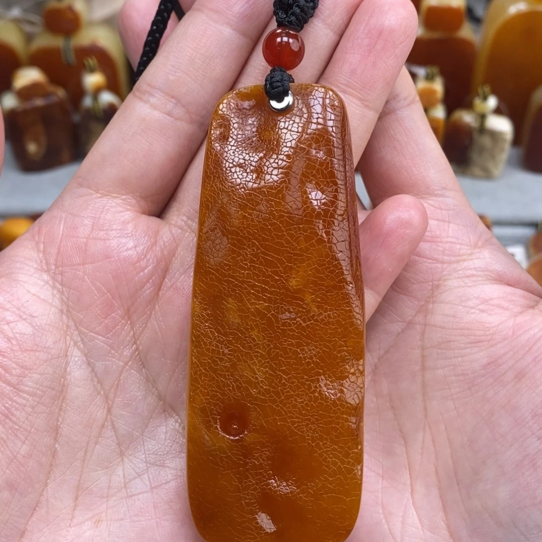 蜜蜡未镶嵌珠宝奇石