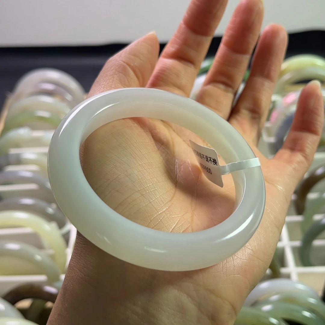 和田玉手镯未镶嵌57.6圈水线多