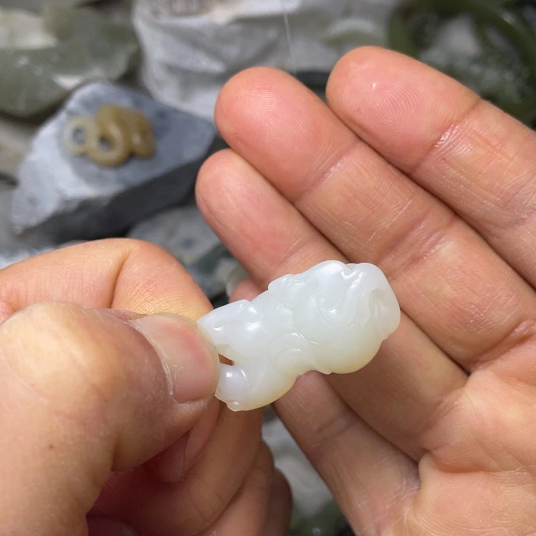 和田玉颈饰未镶嵌蓝**舞