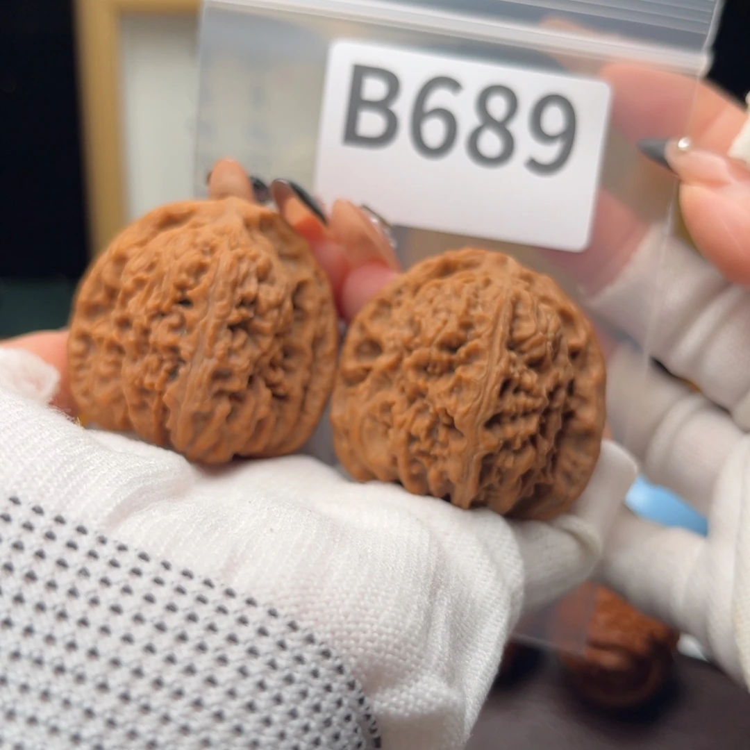 守***。把件文玩核桃43南疆石b689