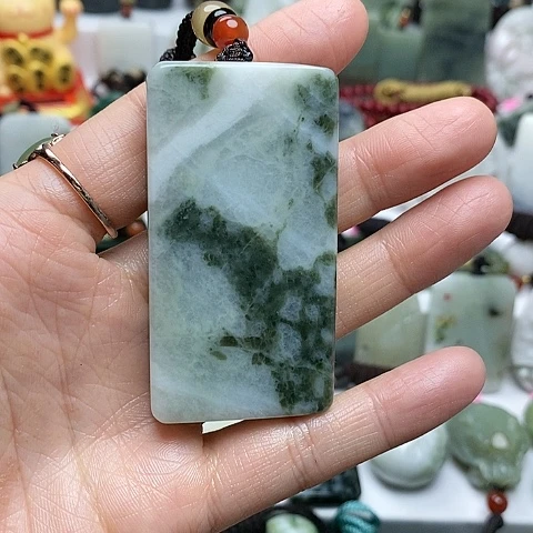 独山玉颈饰未镶嵌