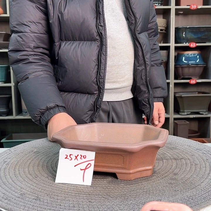 紫砂花盆紫砂的颜色很漂亮