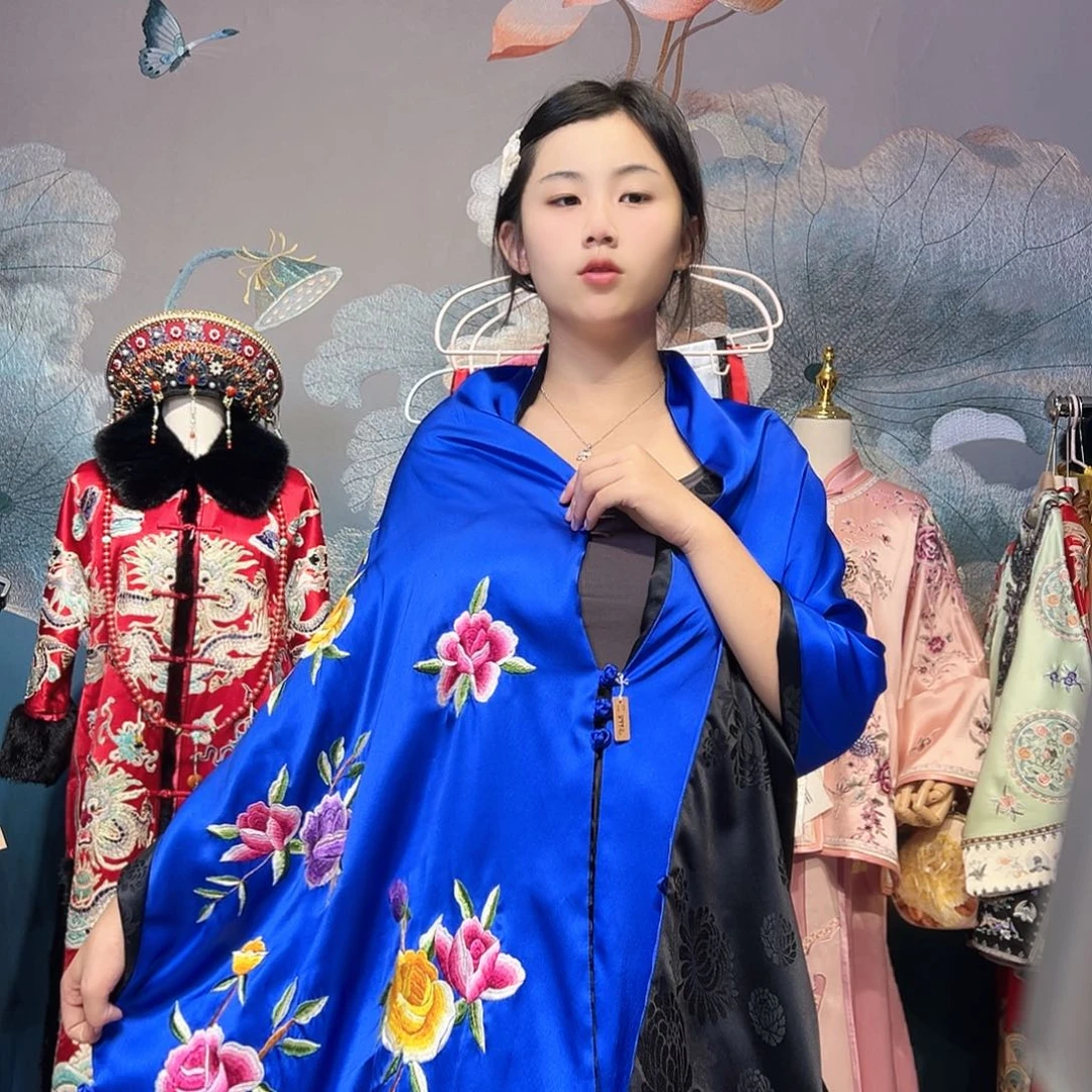 克莱因蓝蚕丝盘扣披肩