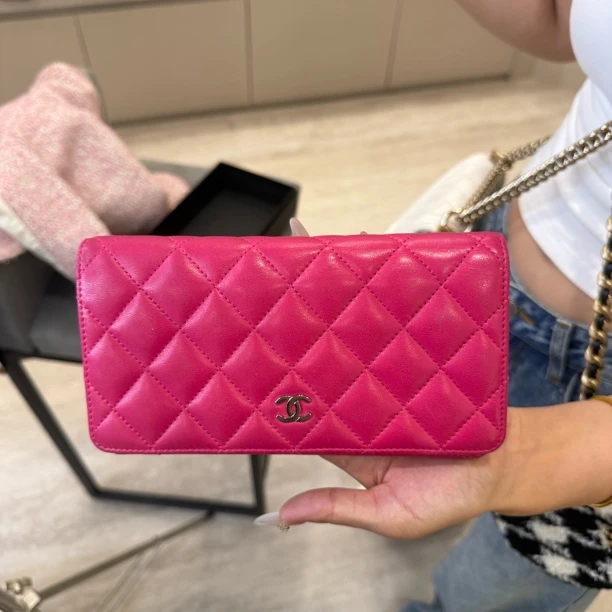95新 Chanel/香奈儿 粉色菱格纹银扣长款钱包