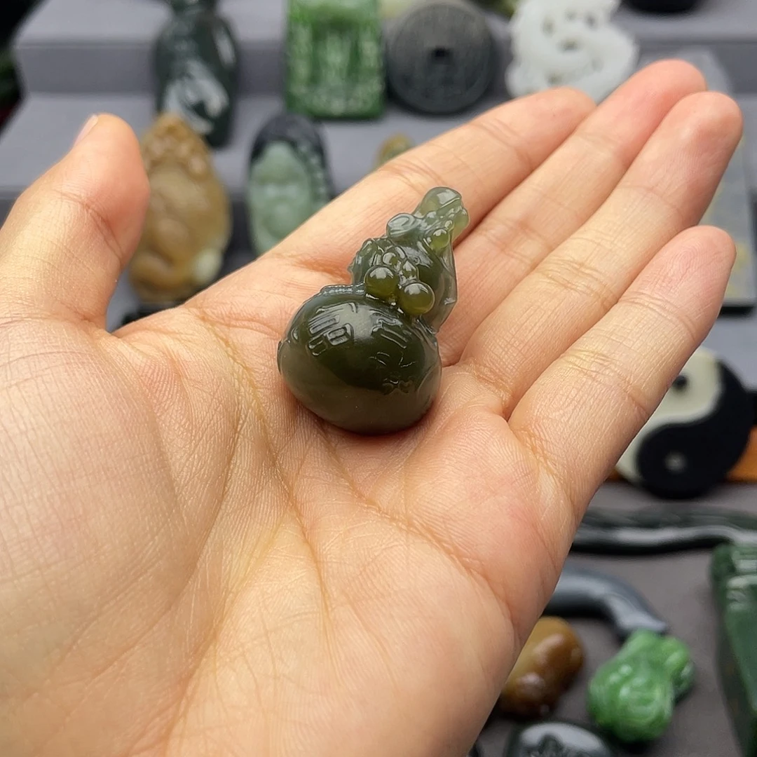 百***丁和田玉未镶嵌颈饰