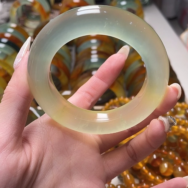 月***白蛇纹石玉未镶嵌手镯