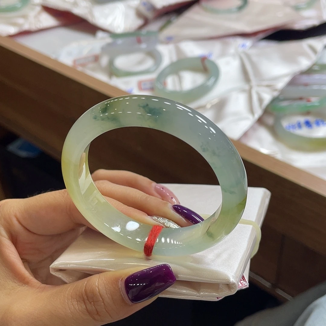 翡翠未镶嵌手镯55 号链接