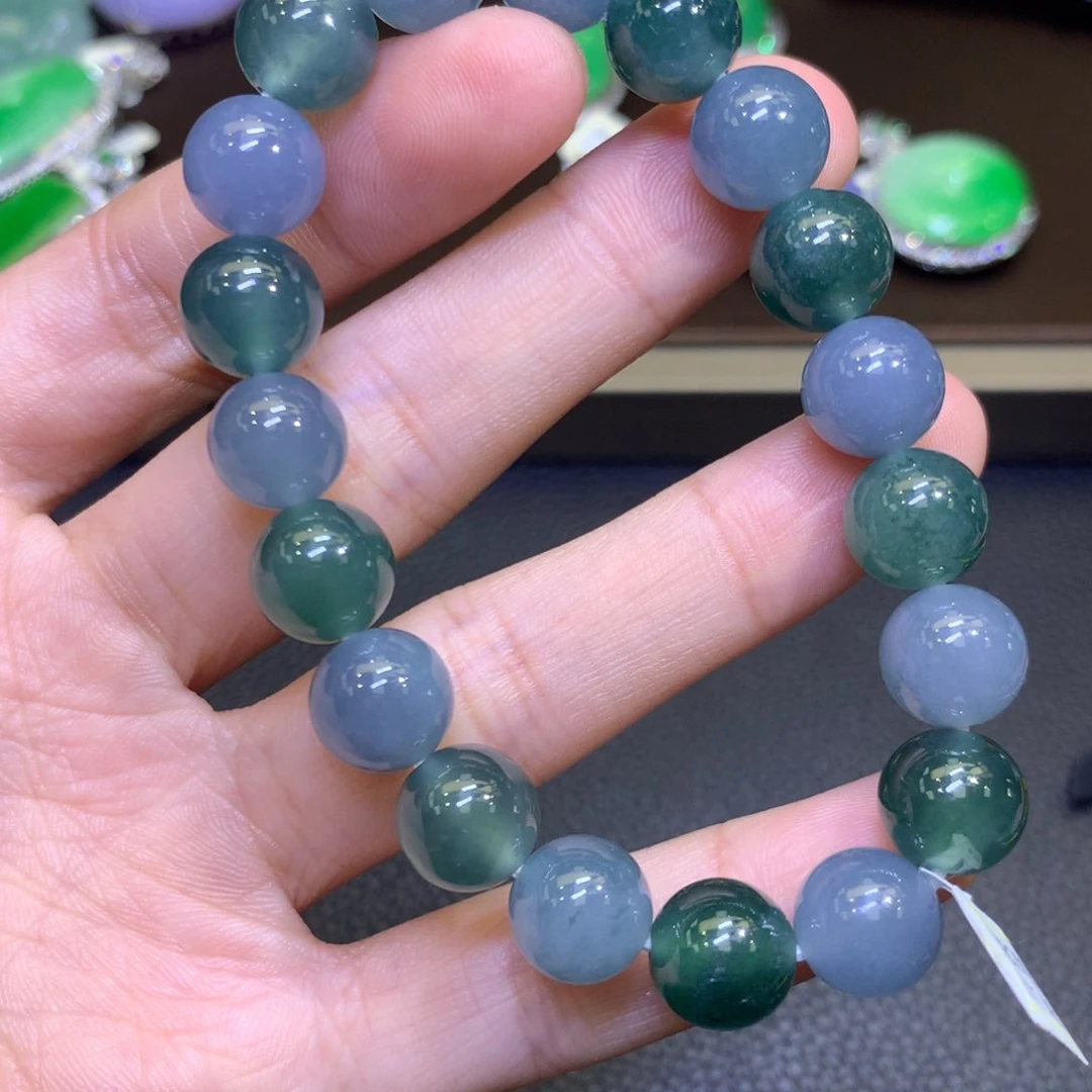 翡翠挂件未镶嵌翡翠