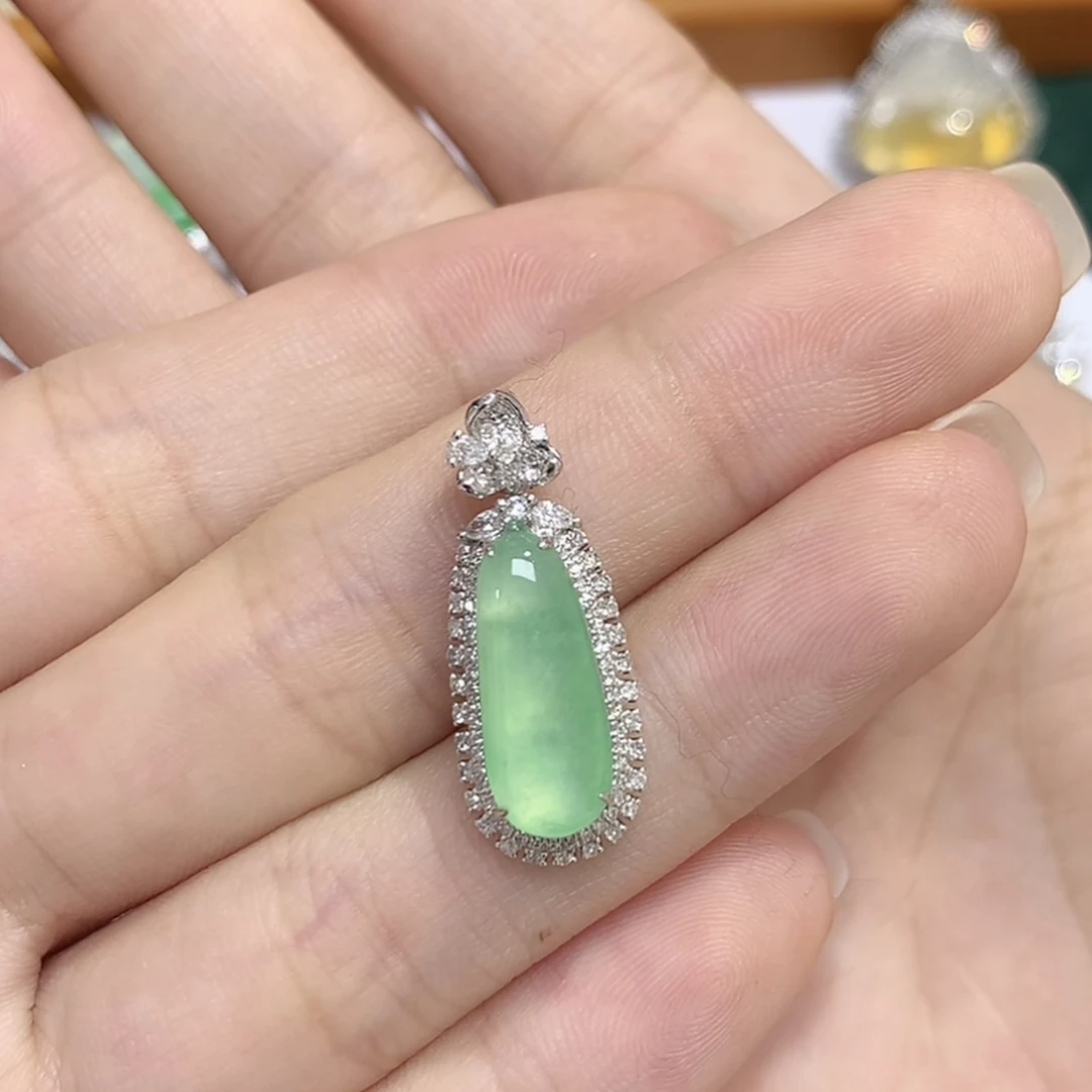 天然缅甸A货翡翠吊坠福瓜