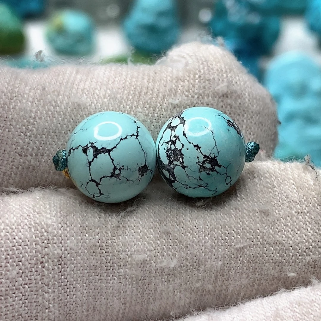 绿松石未镶嵌天然原矿 地大质检10.8mm