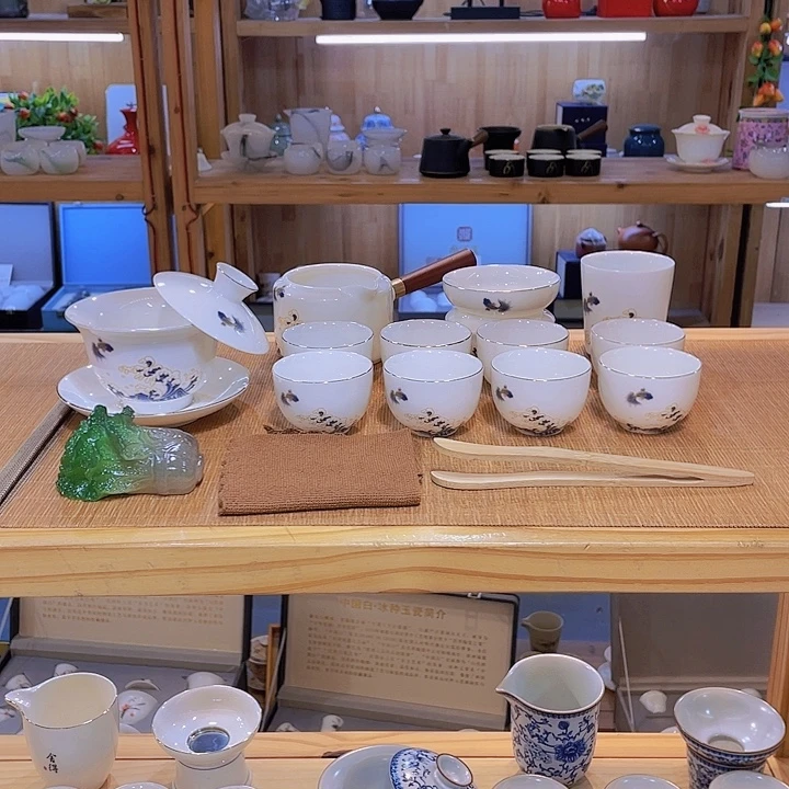 高端的产品和服务是我们的