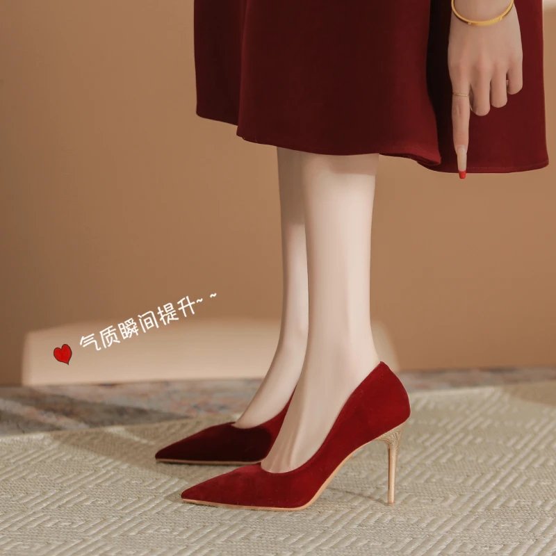 红色订婚结婚鞋女2025春新款配秀禾服细跟单鞋气质不累脚高跟鞋女