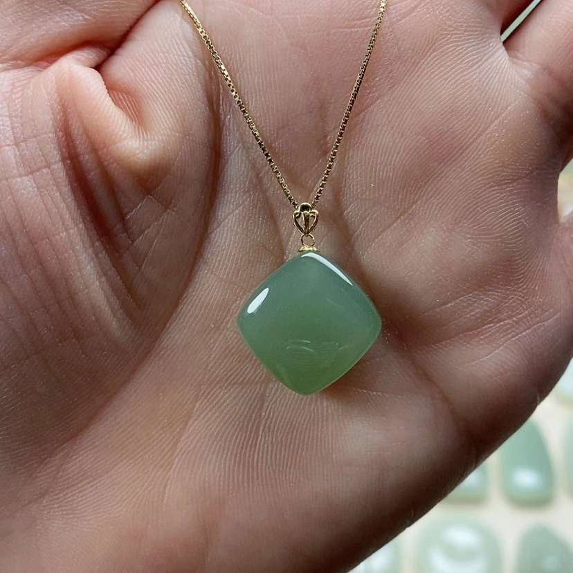 【闪购商品】和田玉18K金镶嵌颈饰