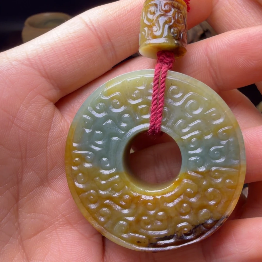 j***e和田玉（糖玉）未镶嵌挂件